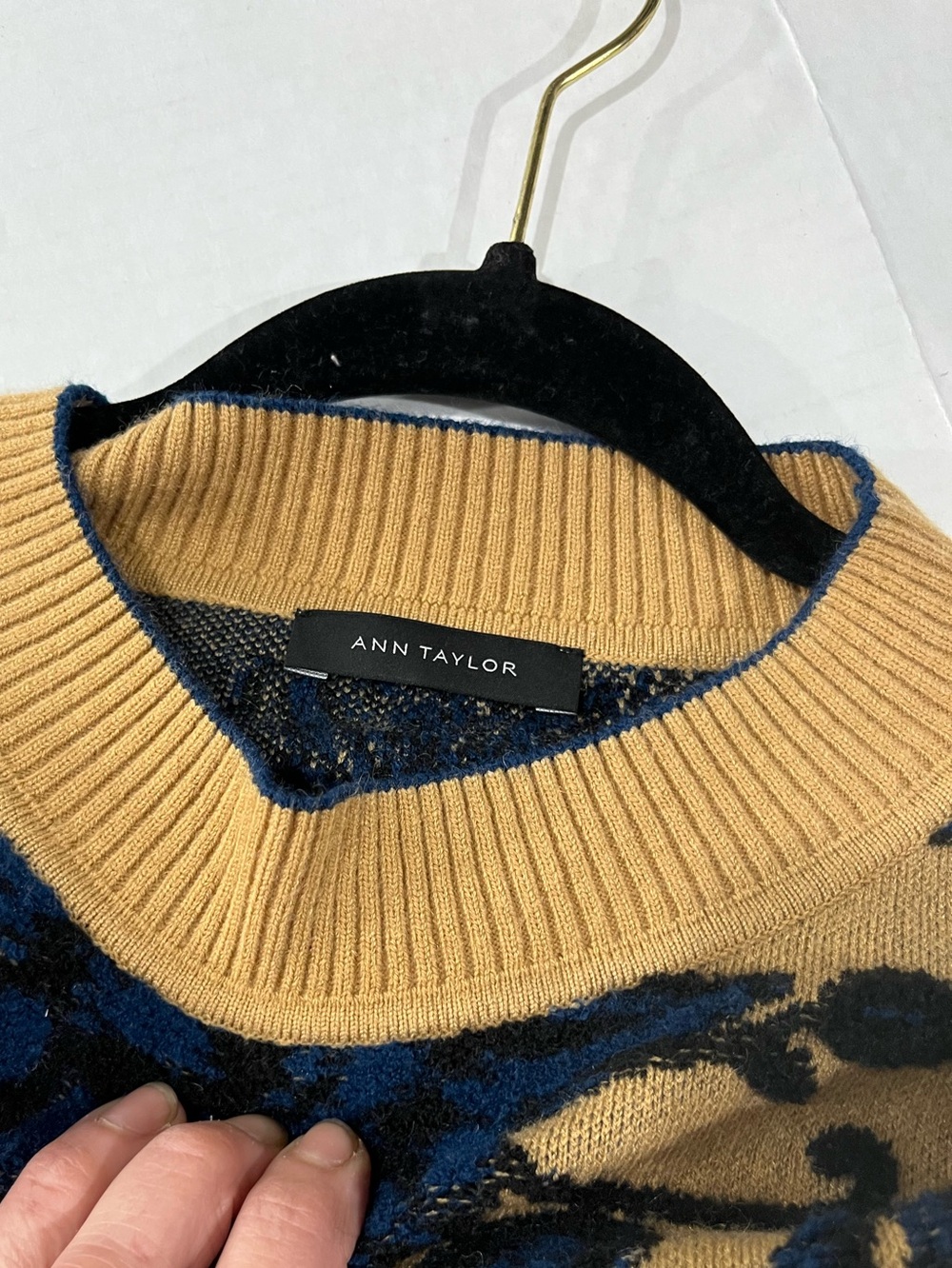 ANN TAYLOR FLORAL JACQUARD SWEATER ONE OF A KIND SAMPLE PIECE (417) - Picture 6 of 16